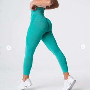 Turquoise NVGTN seamless contour leggings